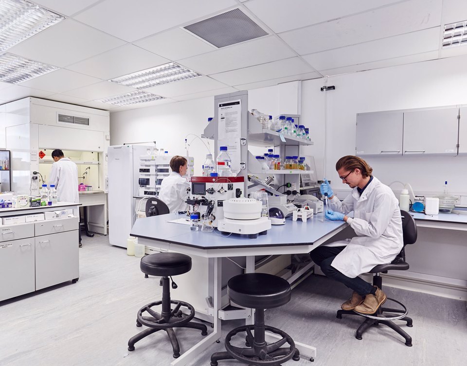 3 scientists working in a Citylabs lab